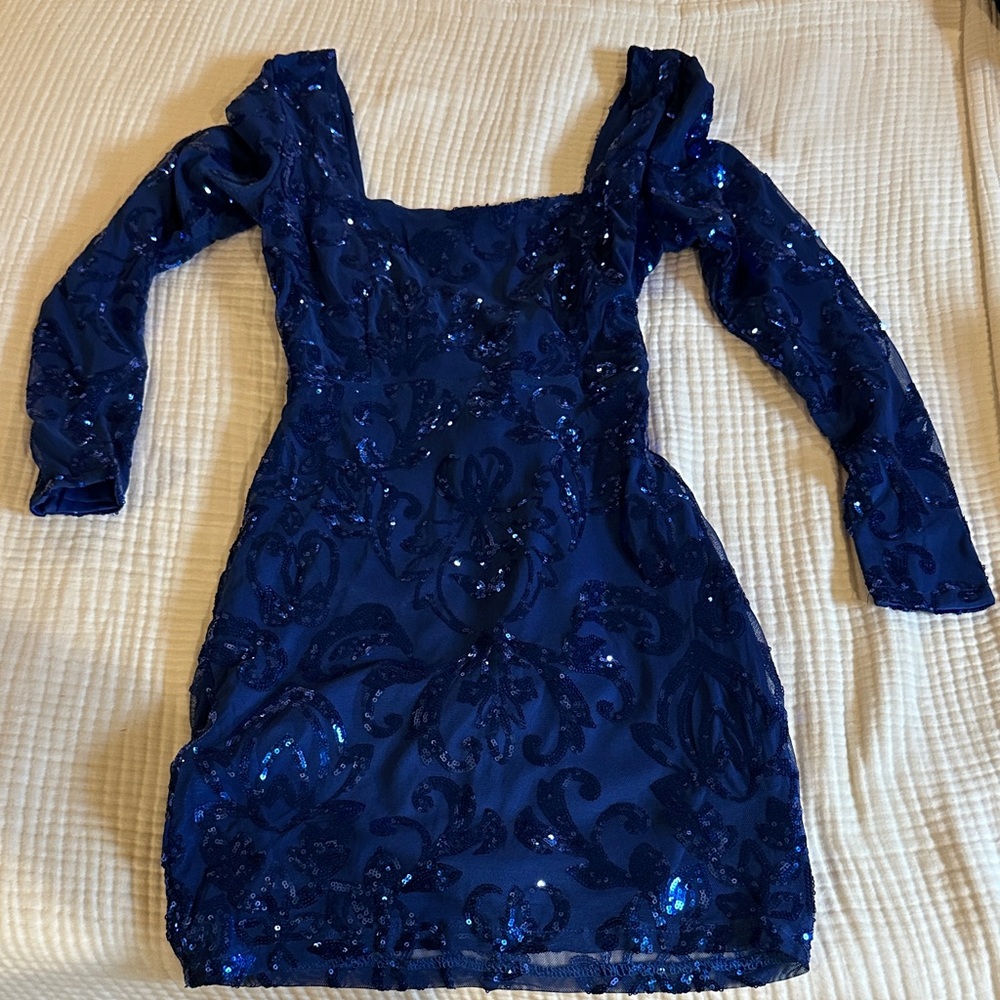 Elegant Blue Sequin winter formal mini long sleeve Dress size small body con